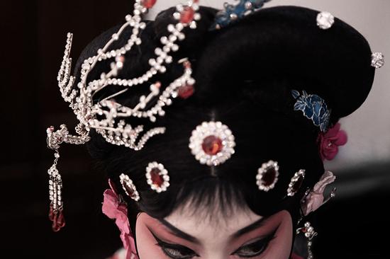 每一出昆曲都匯集了多種中國傳統技藝，他們相輔相成，共同成就了這項美輪美奐的藝術。