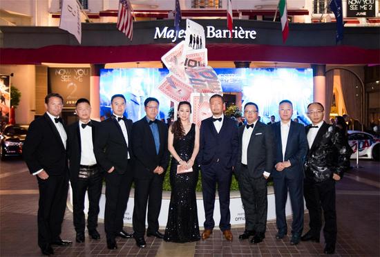 酒莊CEO Eric Vallat（左一）、路易十三品鑒官蔣呈彥（左三）、路易十三傳訊經理史佳瓊（中），及《今天傳承·當代再造》項目資助人一行。