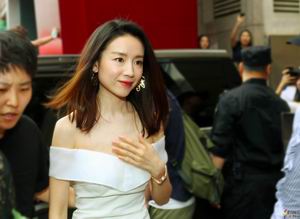董潔驚喜現身南寧，助陣雷諾表夜色系列新品發布會