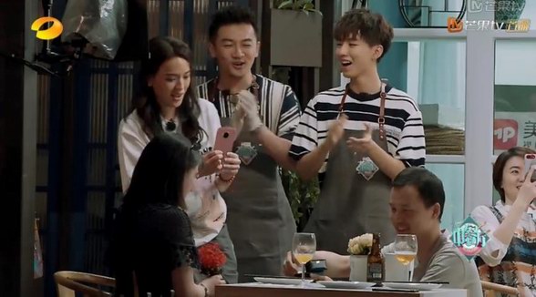 《中餐廳2》上演“求婚大作戰(zhàn)”，舒淇用美圖T9記錄浪漫時刻