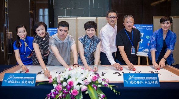 安仁揭秘丨年輕的時裝設計師們在想什么？他最了解！