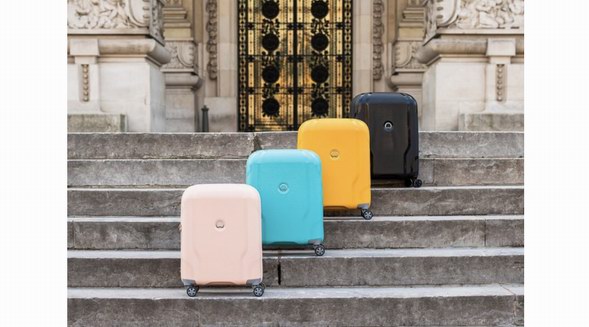 DELSEY Paris 紅色行李箱齊上陣，和消費者一起過雙旦、迎新年