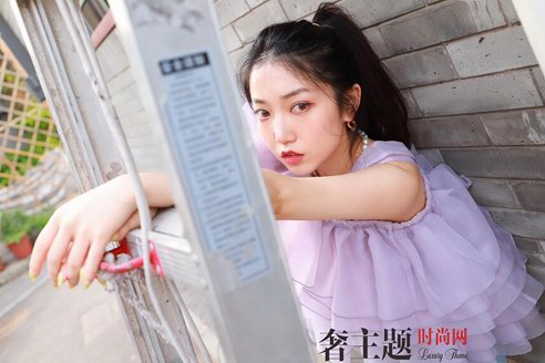 時尚博主霓虹芭芭拉，愿在時尚穿搭上更勇敢精進