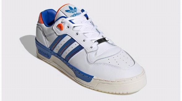 施華洛世奇攜手adidas Originals打造經典款運動鞋