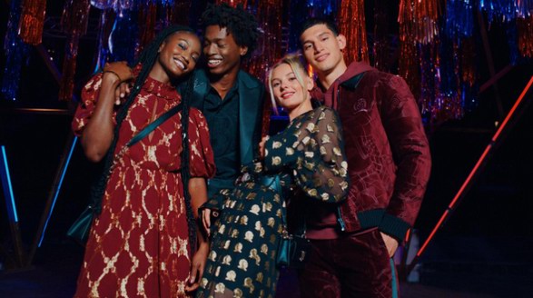  TOMMY HILFIGER 發布 2021 WORLD OF HILFIGER HOLIDAY 系列
