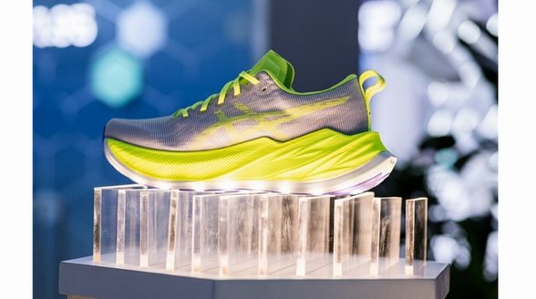 澎湃邁步，一往無前 ASICS 亞瑟士推出全新SUPERBLAST跑鞋