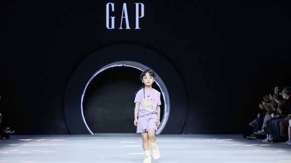 Gap發布2023年夏季童裝新品 攜萌娃驚艷亮相KIDS WEAR上海時裝周