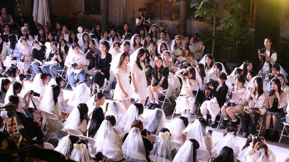 嶼見白紗，遇見自己 “佳能PhotoGirls嶼見白紗”攝影派對玩轉海島