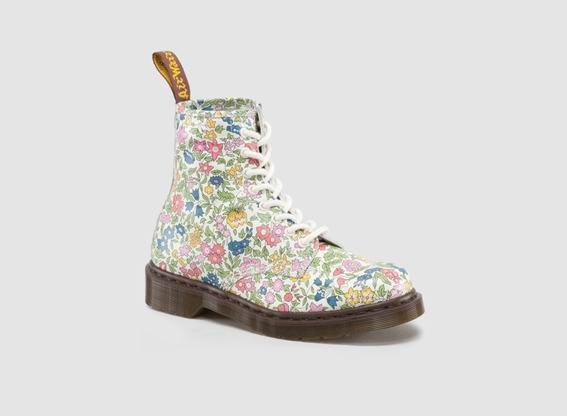 Liberty London for Dr.Martens限量款亮相中國